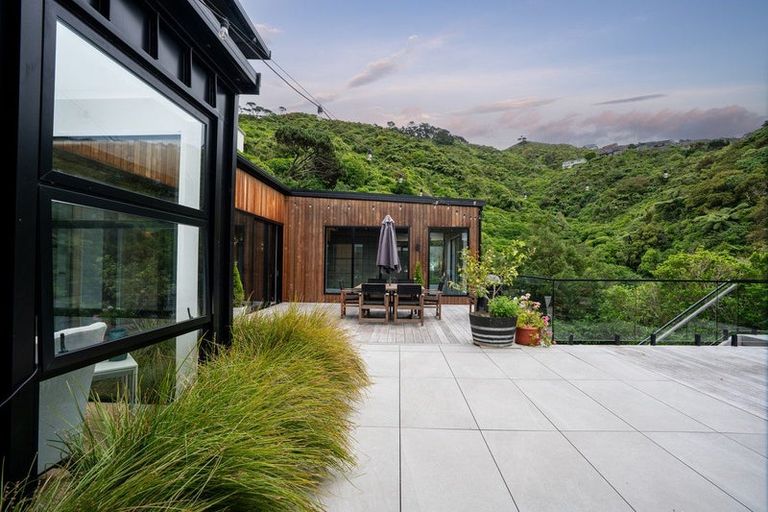 Photo of property in 17 Kim Street, Khandallah, Wellington, 6035