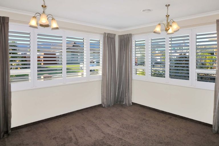 Photo of property in 33 Whitley Avenue, Ebdentown, Upper Hutt, 5018