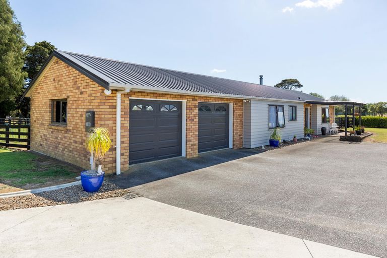 Photo of property in 1398 Glenbrook Waiuku Road, Glenbrook, Waiuku, 2681