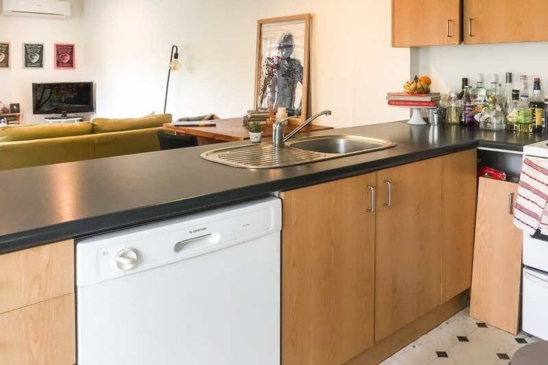 Photo of property in 6/3 Grove Road, Addington, Christchurch, 8024