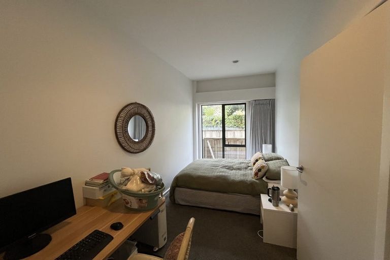 Photo of property in 2/28 Hobson Street, Thorndon, Wellington, 6011