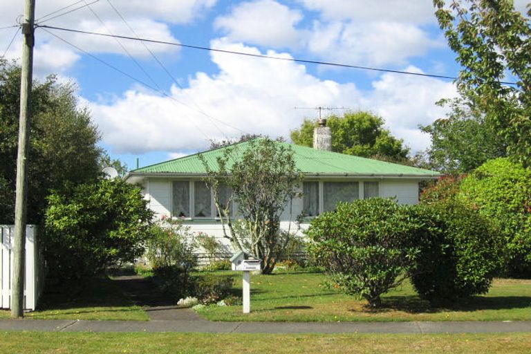 Photo of property in 8 Hector Grove, Trentham, Upper Hutt, 5018