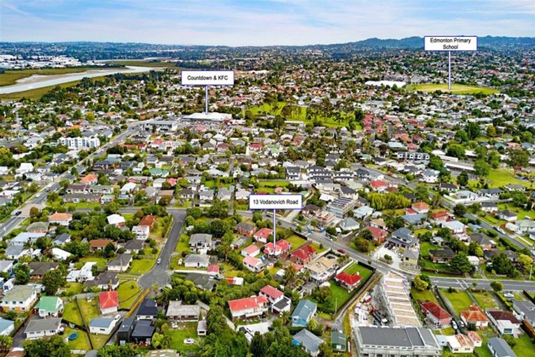 Photo of property in 13 Vodanovich Road, Te Atatu South, Auckland, 0610