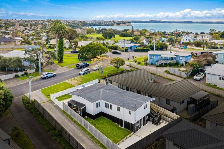 Photo of property in 21 Brixton Road, Manly, Whangaparaoa, 0930