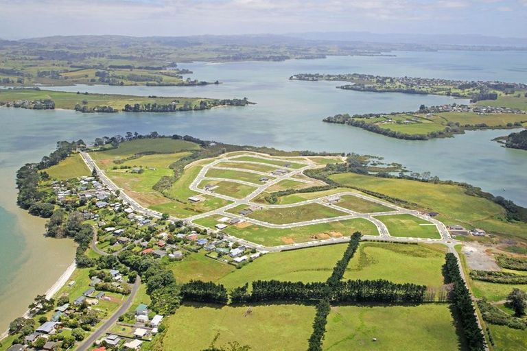 Photo of property in 15 Wheriko Avenue, Glenbrook, 2681