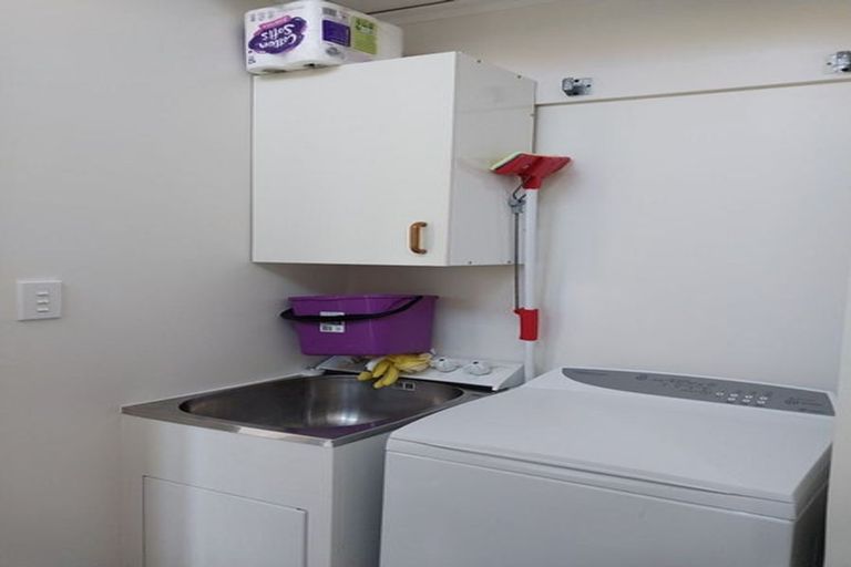 Photo of property in 85e Stottholm Road, Titirangi, Auckland, 0604