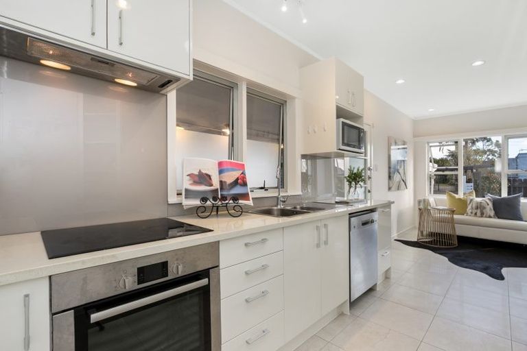 Photo of property in 1/184 Bucklands Beach Road, Bucklands Beach, Auckland, 2012