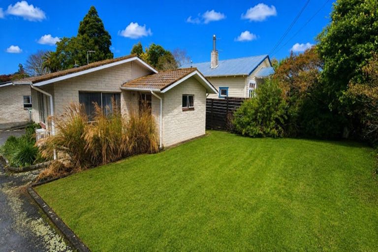 Photo of property in 97 Govett Avenue, Frankleigh Park, New Plymouth, 4310