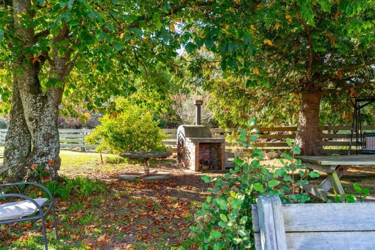 Photo of property in 120 Waihakeke Road, Waihakeke, Carterton, 5792