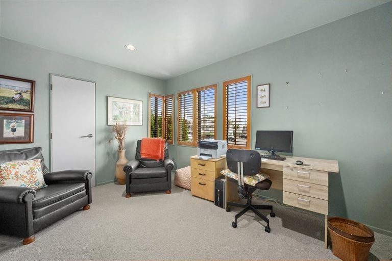 Photo of property in 1/43 Milford Road, Milford, Auckland, 0620