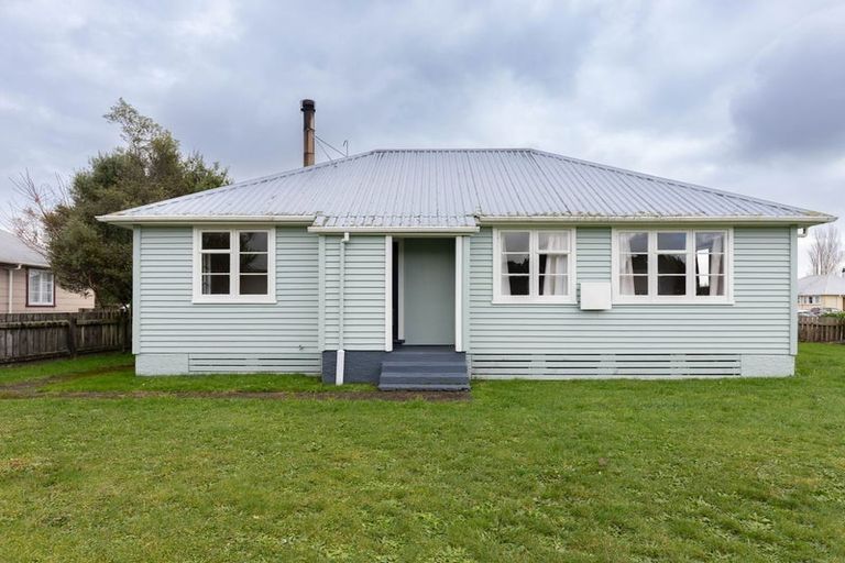 Photo of property in 14 Colvin Street, Westport, 7825