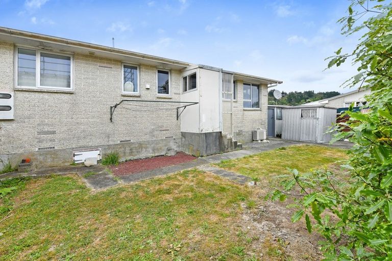 Photo of property in 1/79 Hillside Drive, Maoribank, Upper Hutt, 5018