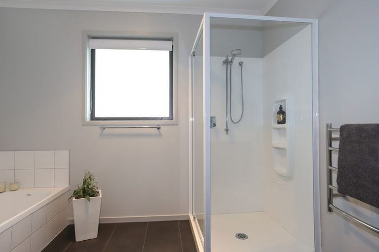 Photo of property in 24 Harding Drive, Papamoa Beach, Papamoa, 3118