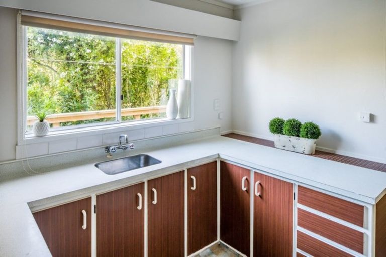 Photo of property in 16a Penryn Drive, Camborne, Porirua, 5026