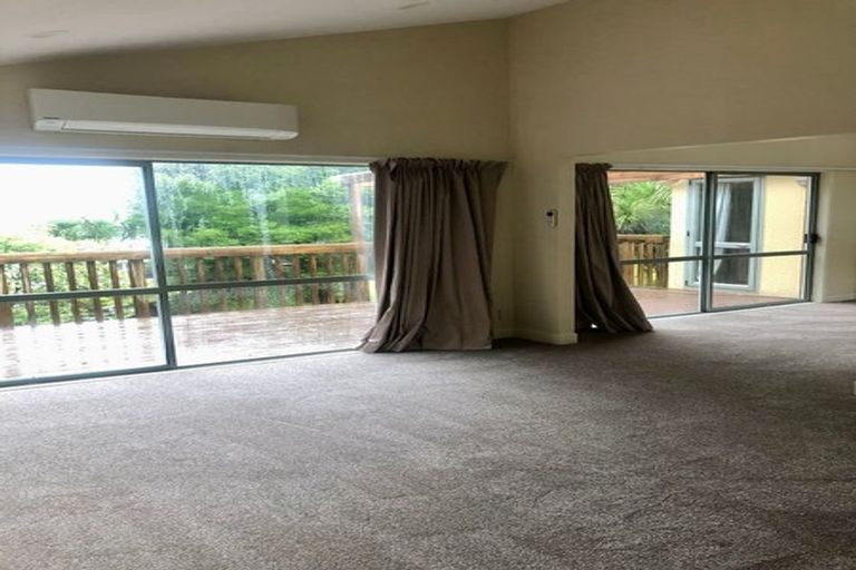 Photo of property in 48b West Lynn Road, Titirangi, Auckland, 0604