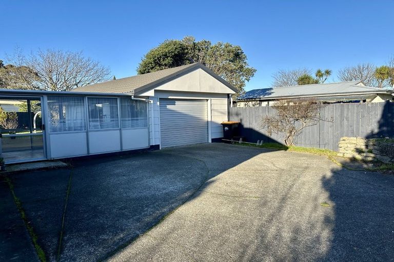 Photo of property in 58 Rhodes Drive, Kelvin Grove, Palmerston North, 4414