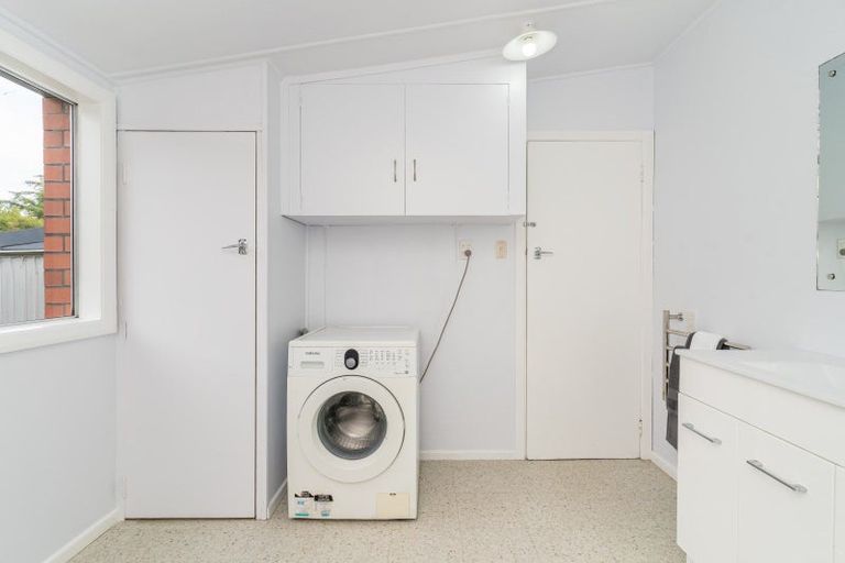 Photo of property in 6 North Foreland Street, Waihola, Milton, 9073