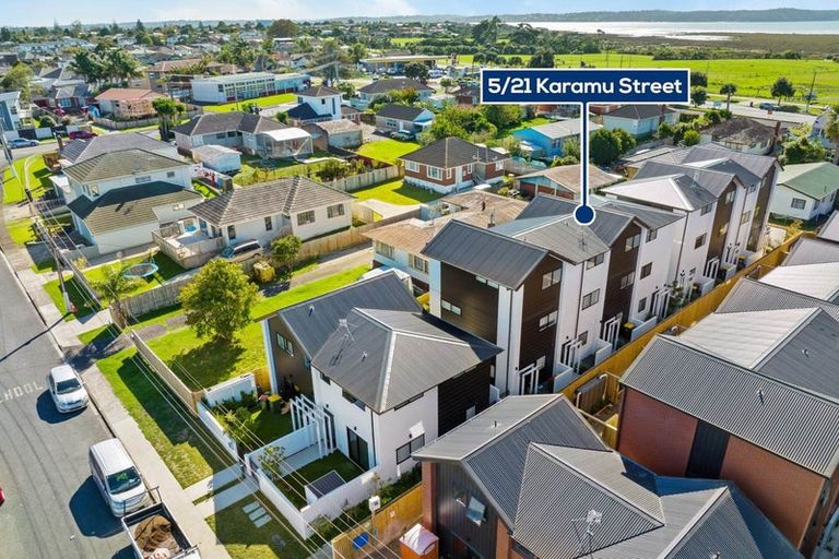 Photo of property in 5/21 Karamu Street, Te Atatu Peninsula, Auckland, 0610