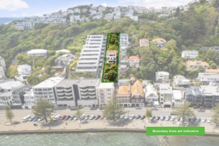 Photo of property in 304 Oriental Parade, Oriental Bay, Wellington, 6011