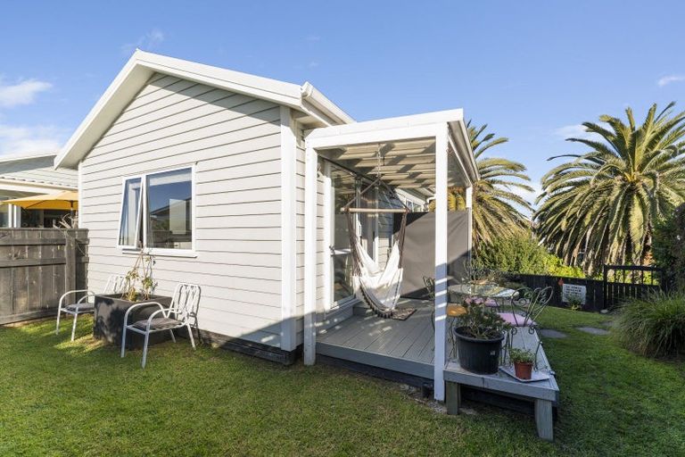 Photo of property in 39 Seagrass Place, Otaki Beach, Otaki, 5512