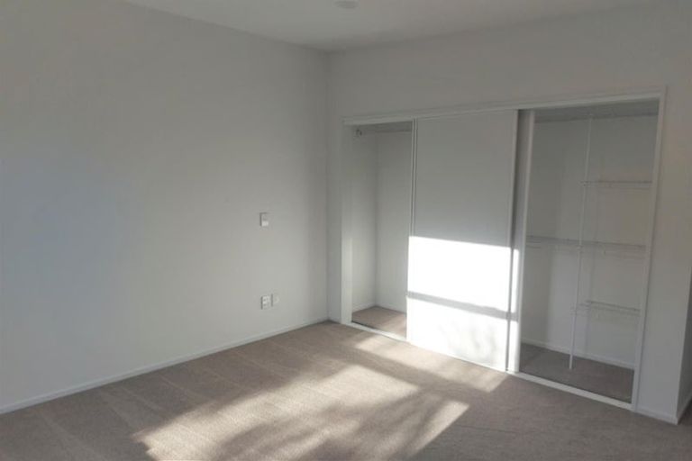 Photo of property in 4/40 Scarlet Oak Drive, Schnapper Rock, Auckland, 0632