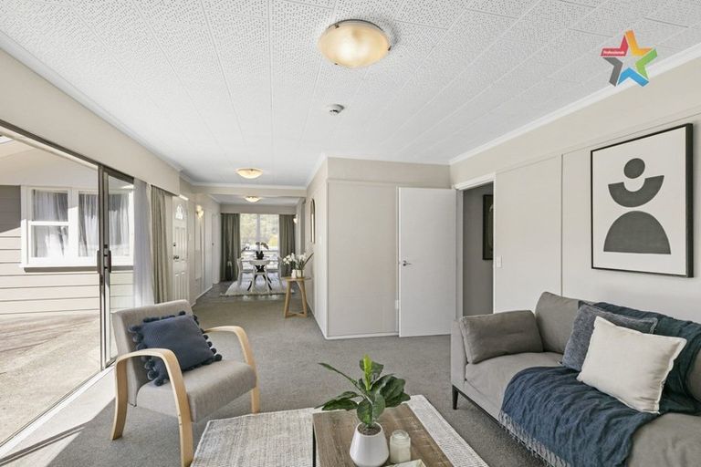 Photo of property in 6 Holborn Drive, Stokes Valley, Lower Hutt, 5019