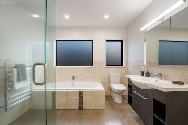 Photo of property in 151 Colwill Road, Massey, Auckland, 0614