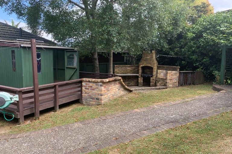 Photo of property in 27-29 Wairau Road, Forrest Hill, Auckland, 0627