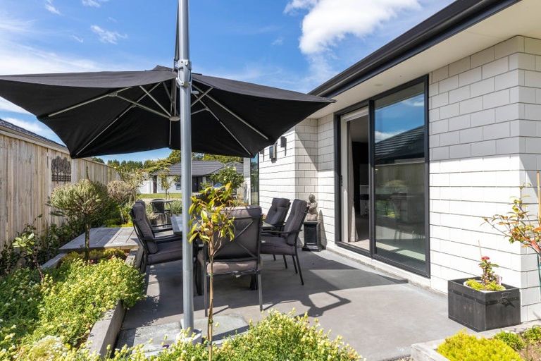 Photo of property in 12 Rehua Place, Waiwhakaiho, New Plymouth, 4312