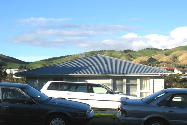 Photo of property in 173 Castor Crescent, Cannons Creek, Porirua, 5024