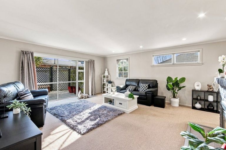 Photo of property in 11 Yeovil Place, St Albans, Christchurch, 8052
