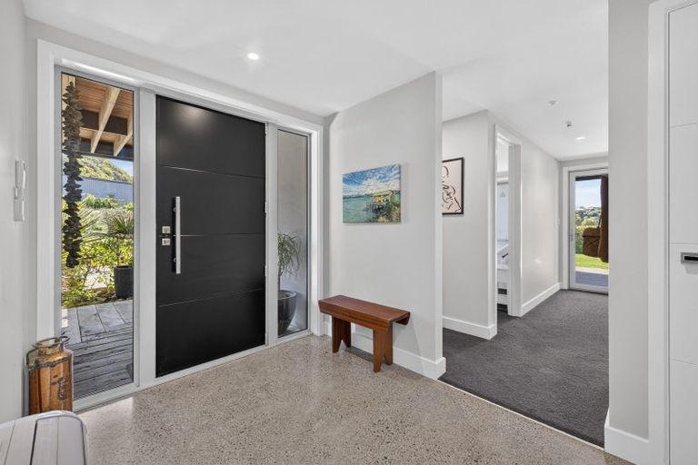 Photo of property in 11 Kaioruru Lane, Charteris Bay, Lyttelton, 8971