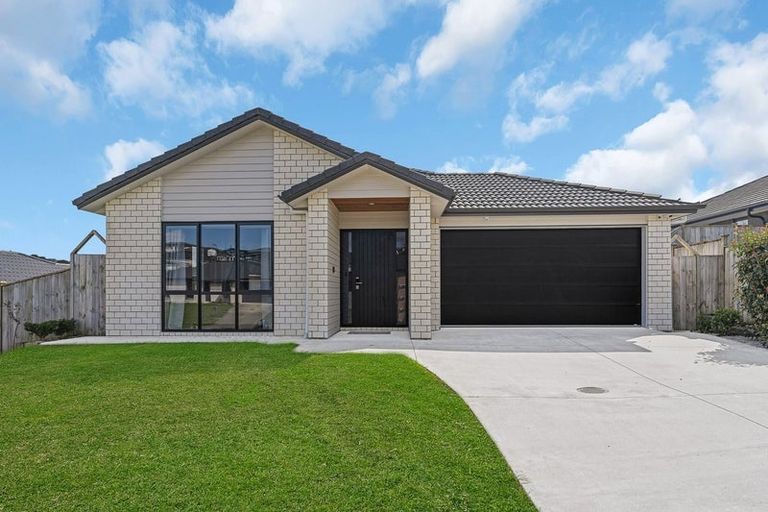 Photo of property in 98 Harriet Johnston Drive, Pokeno, 2402