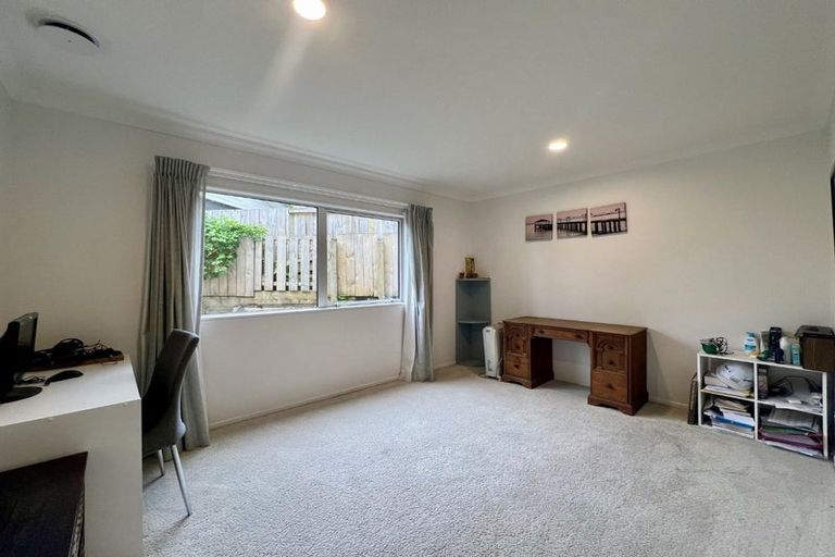 Photo of property in 16a Alexander Street, Cockle Bay, Auckland, 2014