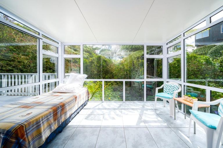 Photo of property in 4 Rokewa Way, Paparangi, Wellington, 6037