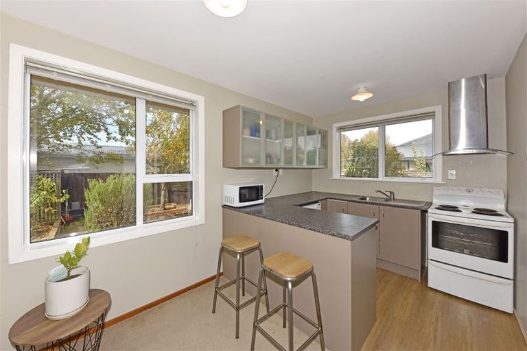 Photo of property in 1/7a Kruse Place, Redwood, Christchurch, 8051