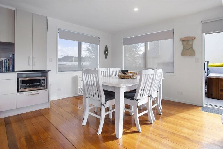 Photo of property in 405b Ocean Road, Whangamata, 3620