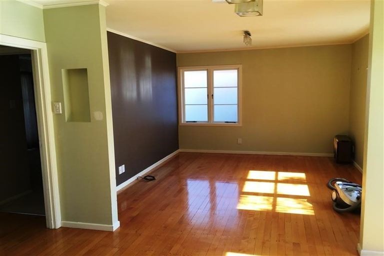 Photo of property in 13 Strid Road, Te Atatu South, Auckland, 0610