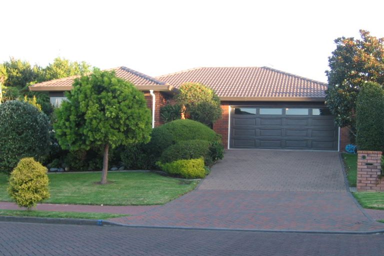 Photo of property in 19 Ferntree Terrace, West Harbour, Auckland, 0618