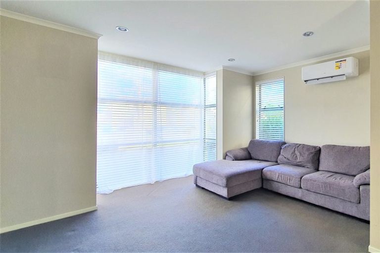 Photo of property in 63 Bruce Pulman Drive, Takanini, 2112