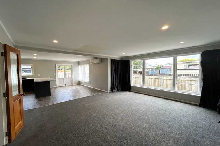 Photo of property in 14 Peel Place, Wainuiomata, Lower Hutt, 5014