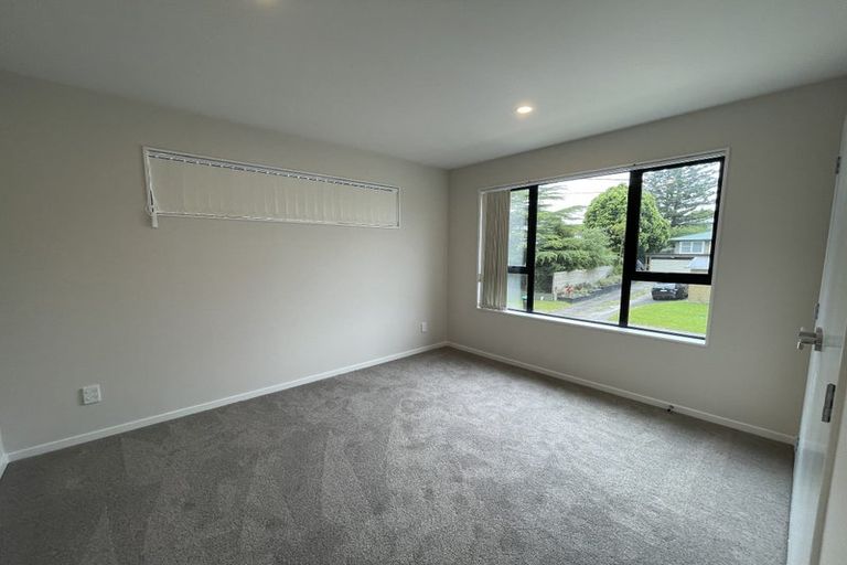 Photo of property in 30a Lowtherhurst Road, Massey, Auckland, 0614