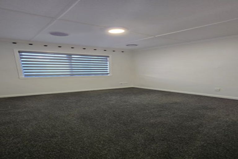 Photo of property in 63 Carlisle Road, Torbay, Auckland, 0630