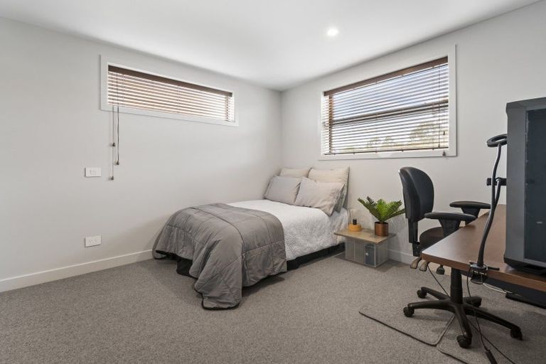 Photo of property in 67 Ruapehu Drive, Fitzherbert, Palmerston North, 4410