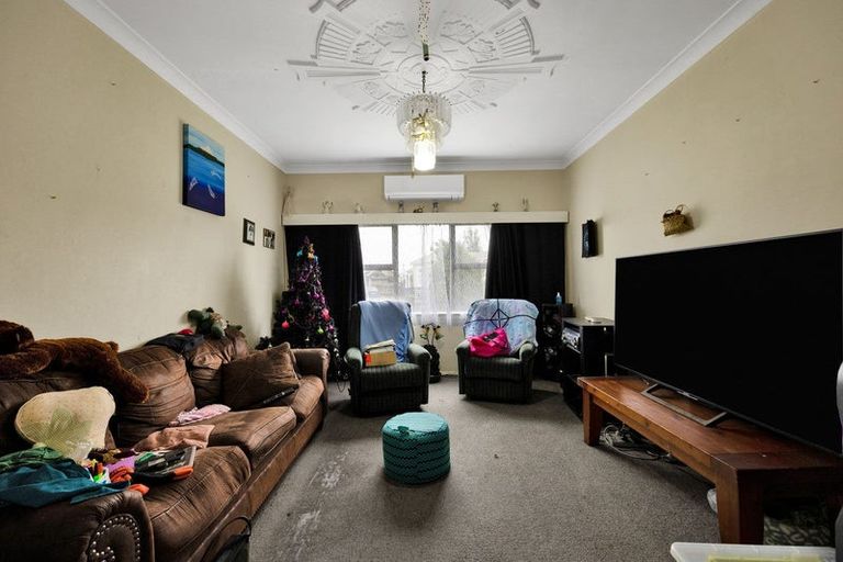 Photo of property in 73 Camberwell Road, Hawera, 4610