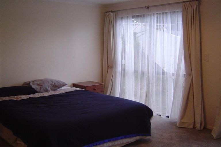 Photo of property in 28 King Richard Place, Browns Bay, Auckland, 0630