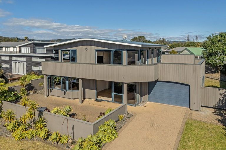Photo of property in 106 Corokia Place, Matarangi, Whitianga, 3592