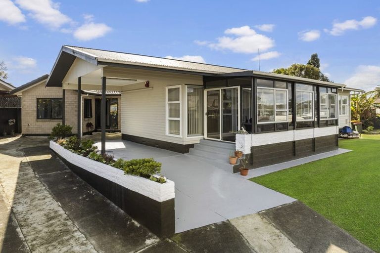 Photo of property in 66 Sunlands Drive, Manurewa, Auckland, 2102
