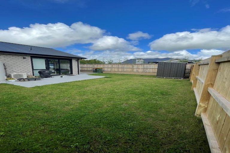Photo of property in 54 Robert Might Road, Kumeu, 0810