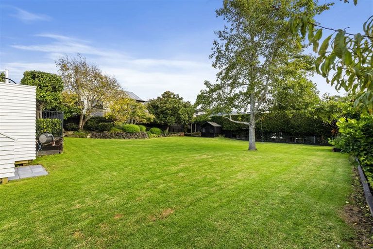 Photo of property in 136 Mellons Bay Road, Mellons Bay, Auckland, 2014